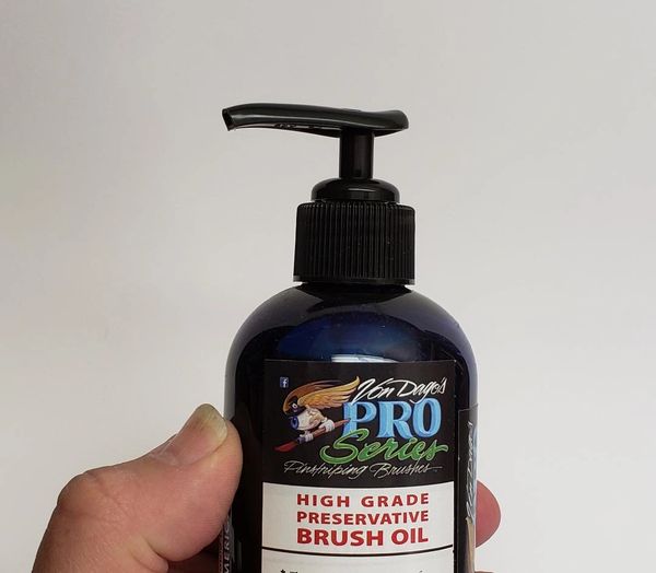 4 or 8 ounce No Mess OIL PUMP