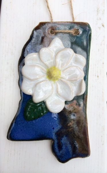 Mississippi Magnolia Ornament (Pottery)