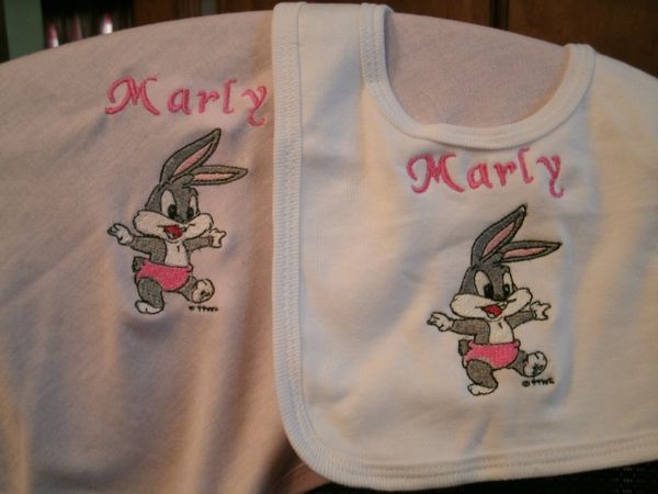 Baby Bugs Bunny Personalized Girl Baby Blanket & Bib Combo Set