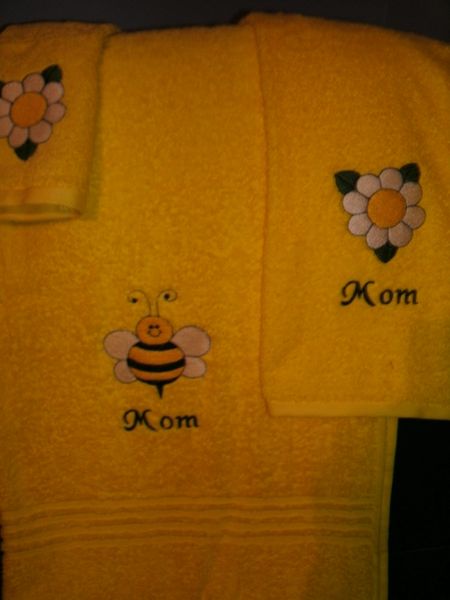 Bumble Bee & Flower Personalized Towel Set