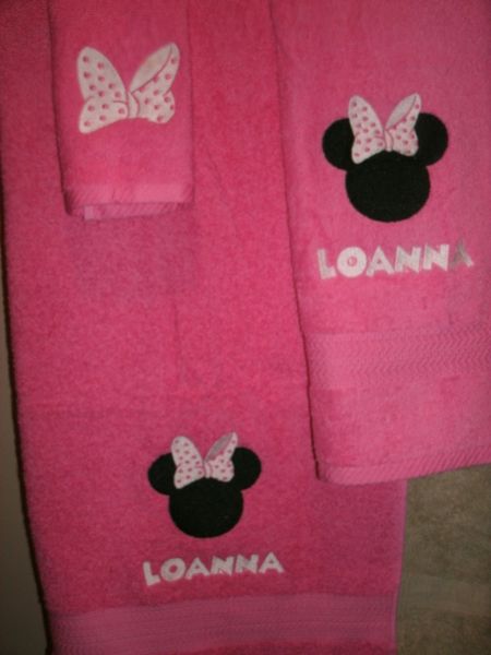 Minnie Mouze Bow Personalized Towel Set