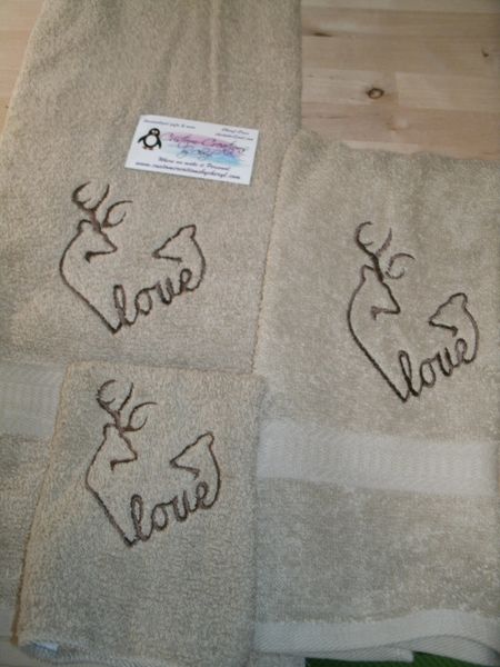 Browning Buck Deer Love Heart Personalized 3 piece Towel Set