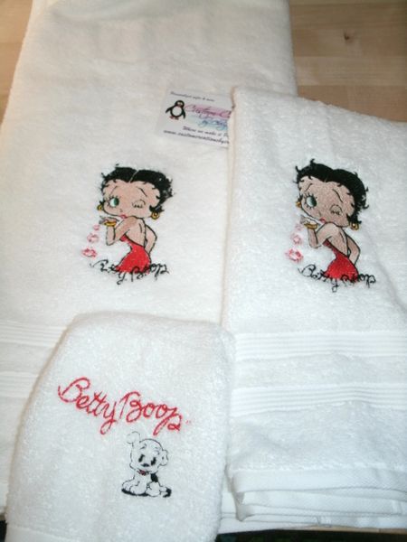 Personalized Betty Boop blowing kisses 3 Piece Bath Towel Set