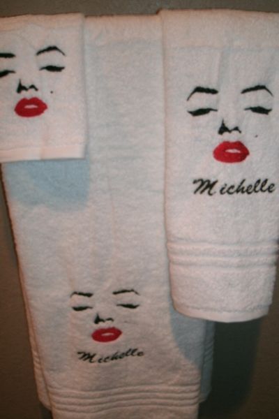 Marilyn Lips Sketch Personalized 3 piece Towel Set