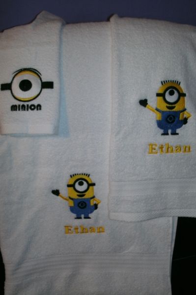 Minion Waving Personalized 3 piece Towel Set