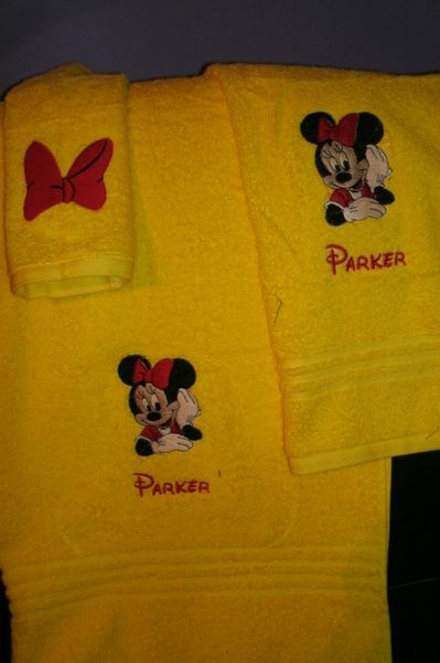 Minnie Mouze Thinking Personalized Towel Set