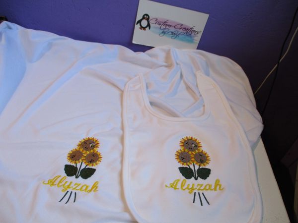 Sunflowers Bunch Split Personalized Girl Baby Blanket & Bib Combo Set