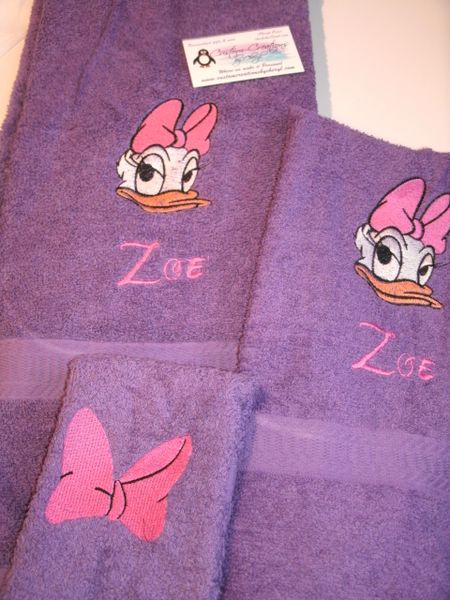 Daisy Duck Head Personalized Towel Set