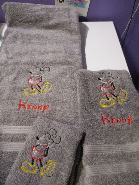 Mickey Sketch Personalized Towel Set