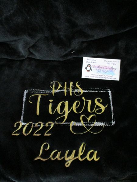 Senior 2023 Block Heart Personalized Mink Throw 50 x 60 Blanket Graduation Gift