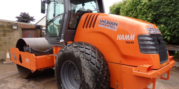 plant hire / heavy duty rental machine