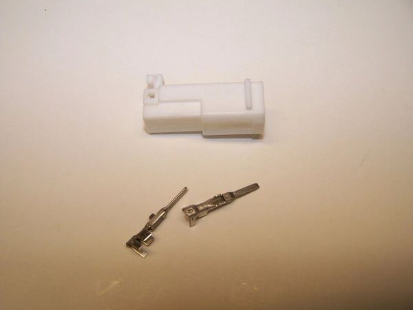 1 Harley 2x white OEM Amp/Tyco Multi-lock FEMALE conector+terminals