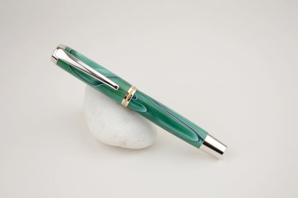 Executive rollerball or fountain pen, non postable, green/black, rhodium/gold plated