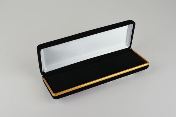Black velvet single pen case
