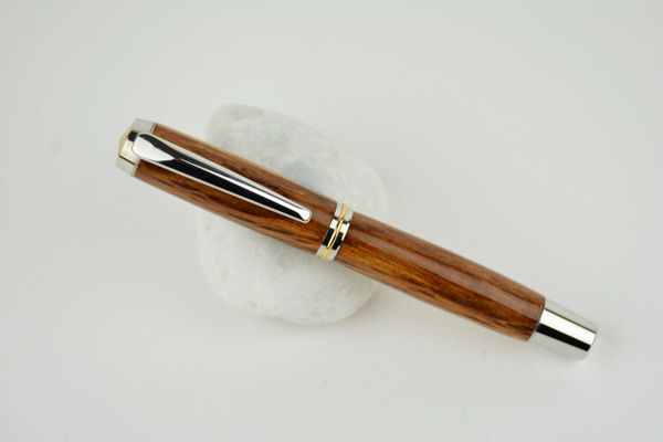 Executive non postable fountain pen, holm oak, rhodium/gold plated