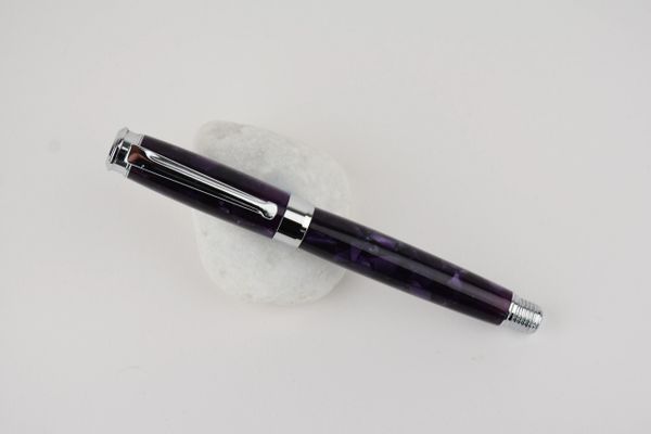 Leveche postable fountain pen, purple, chrome