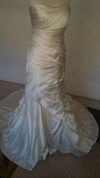 Casablanca Bridal style 2037 size 14 Ivory satin strapless wedd