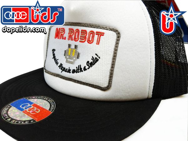 smart-patches Mr. Robot Trucker Hat (Black/White)