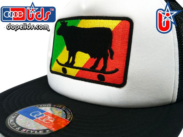 smart-patches Rasta Skater Cow Trucker Hat (Black/White)