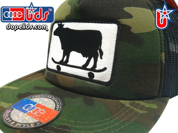 smart-patches Skater Cow Trucker Hat (Camo)