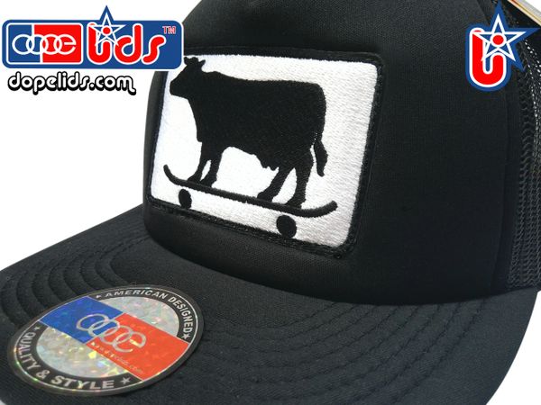 smart-patches Skater Cow Trucker Hat (Solid Black)