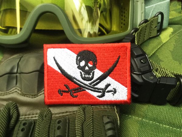 Cool Jolly Roger Dive Flag Skull Patch Applique 7cm