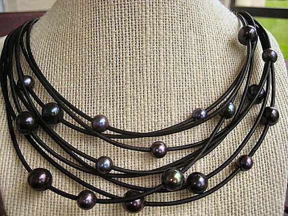 Two Rows Baroque pearl leather necklacePearl and Leather -  Portugal