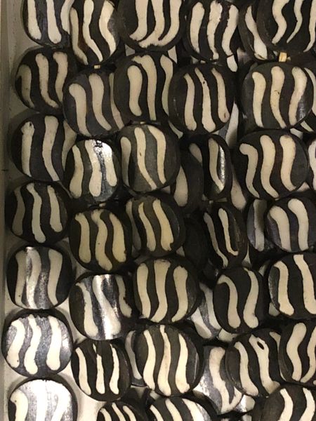 Flat Striped Black & White Cowbone bead | Gamafro Originals