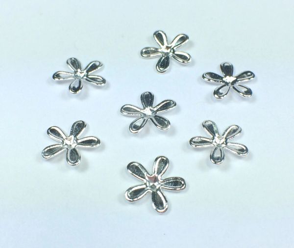 Small Flower Nail Charm | Polished Vino