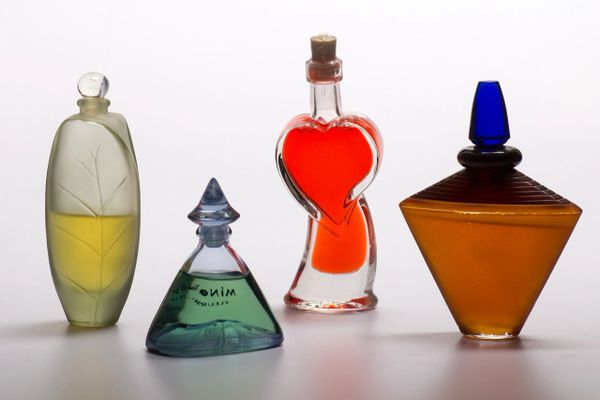 Perfume Monthly Sampler (pre-order for SEPTEMBER scents)
