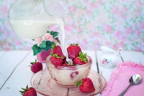 Sweet Strawberries & Cream (inspired by Bath & Body Works)