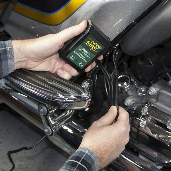 021-0123 -Battery Tender® Junior 12V 750mA Battery Charger | Joslin's Performance Corner