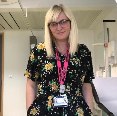 Private midwife Essex providing independent midwifery care 