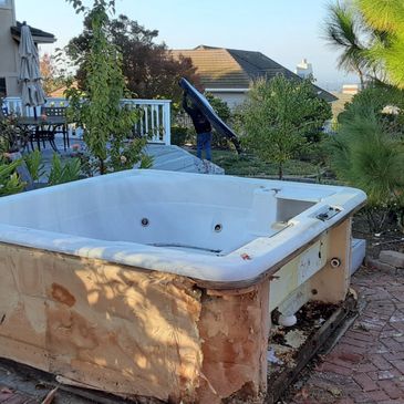 Hot Tub Removal In San Jose. This Hot Tub Removal required about 90 minutes to disassemble and remov
