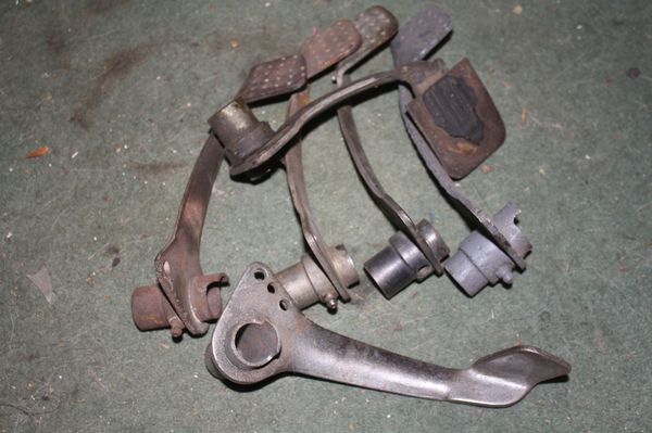 * Used 42400-47 Foot Brake Lever