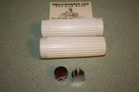 56201-62 White Handlebar Grip Set