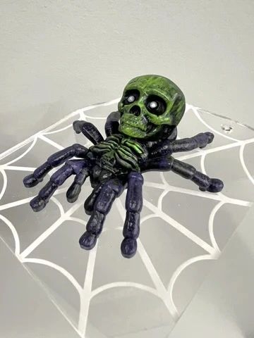 ELVIRA SKULL SPIDER - BLACK/WHITE OR PURPLE/GREEN