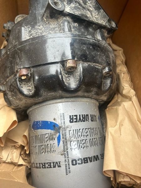 Used 4324711010 WABCO Air Dryer