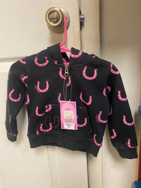 GIRLS HOODED W/ HORSESHOE