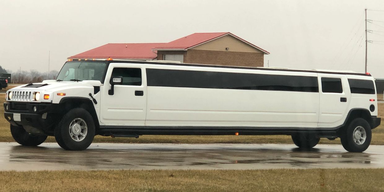 White Hummer Limousine in Pewaukee, WI