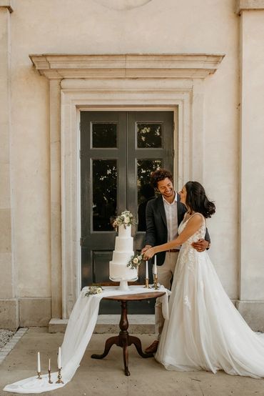 classic wedding cake, white wedding cake, buttercream wedding cake