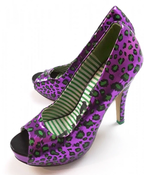 SIZE 4 womens retro heels Purple