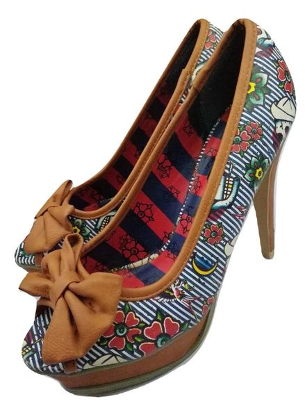 vintage heels with bow