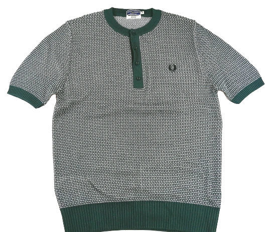 UK M Fred Perry knitted polo shirt