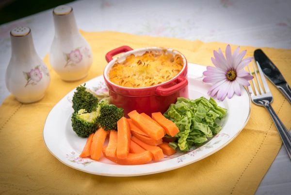 TRADITIONAL COTTAGE PIE SMALL SIZE