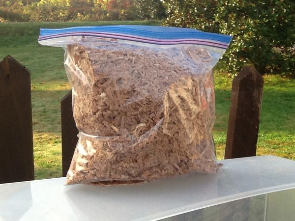 Shaved red oak micro chip hardwood smoker wood chips
