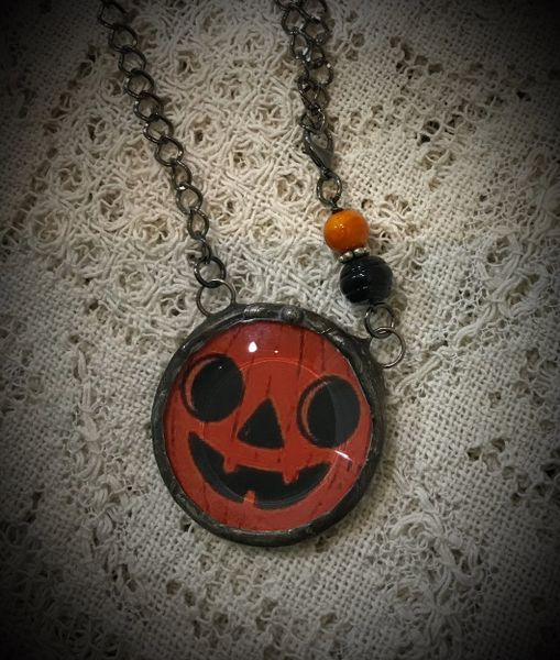 Pumpkin round necklace 2