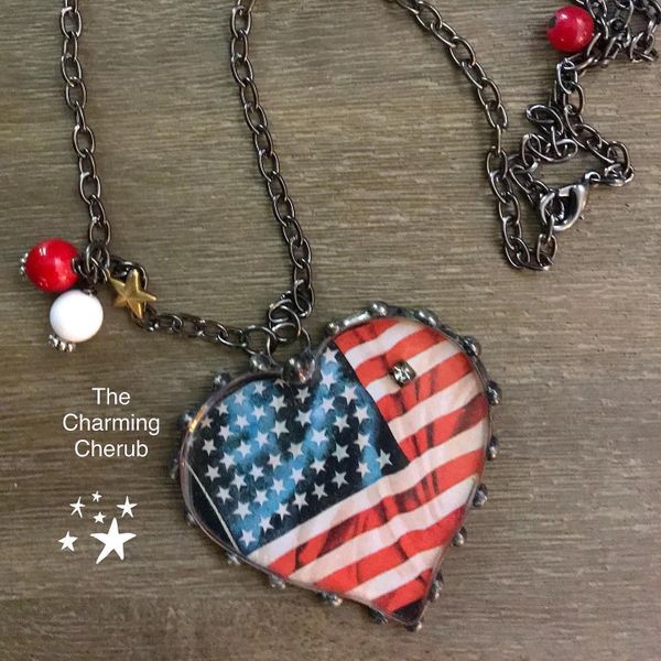 Heart shape flag necklace