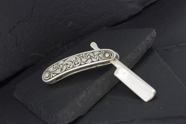 Straight Razor Pendant – GoodByHair