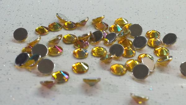 Rhinestone #R14 (yellow 5 mm pointed rhinestone) (1 pack)